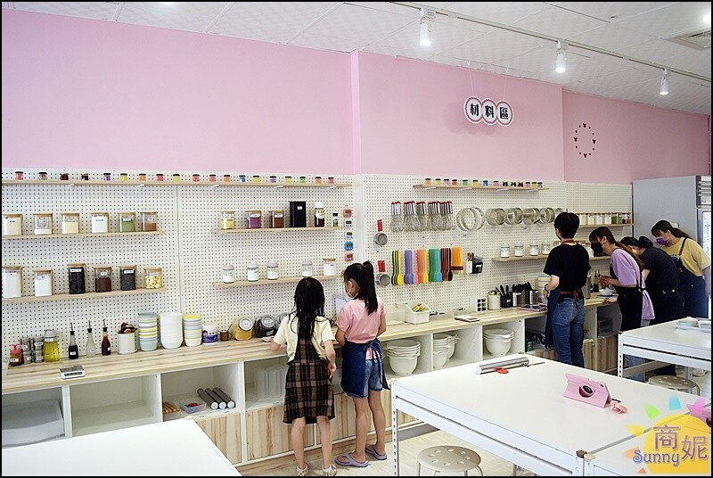 花時間。玩烘焙不必花大錢!親子一起做蛋糕好好玩.獨家天使雪卷一定要預約-商妮吃喝遊樂