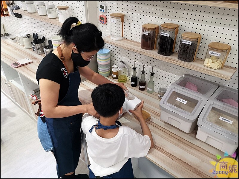 花時間。玩烘焙不必花大錢!親子一起做蛋糕好好玩.獨家天使雪卷一定要預約-商妮吃喝遊樂