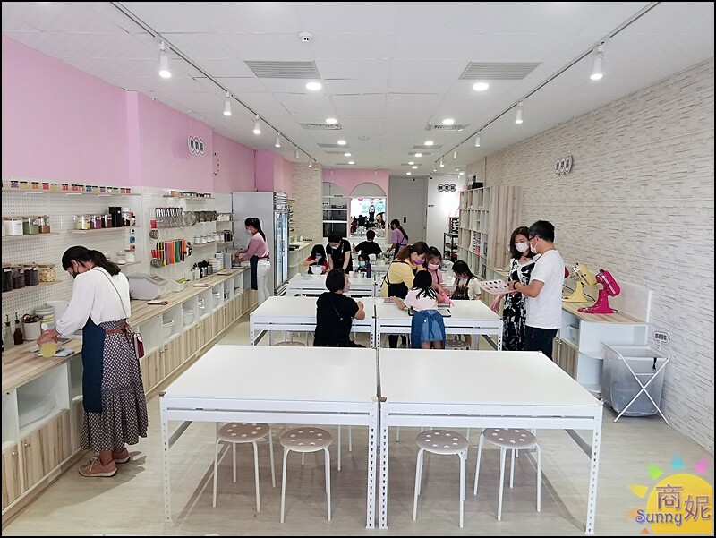 花時間。玩烘焙不必花大錢!親子一起做蛋糕好好玩.獨家天使雪卷一定要預約-商妮吃喝遊樂