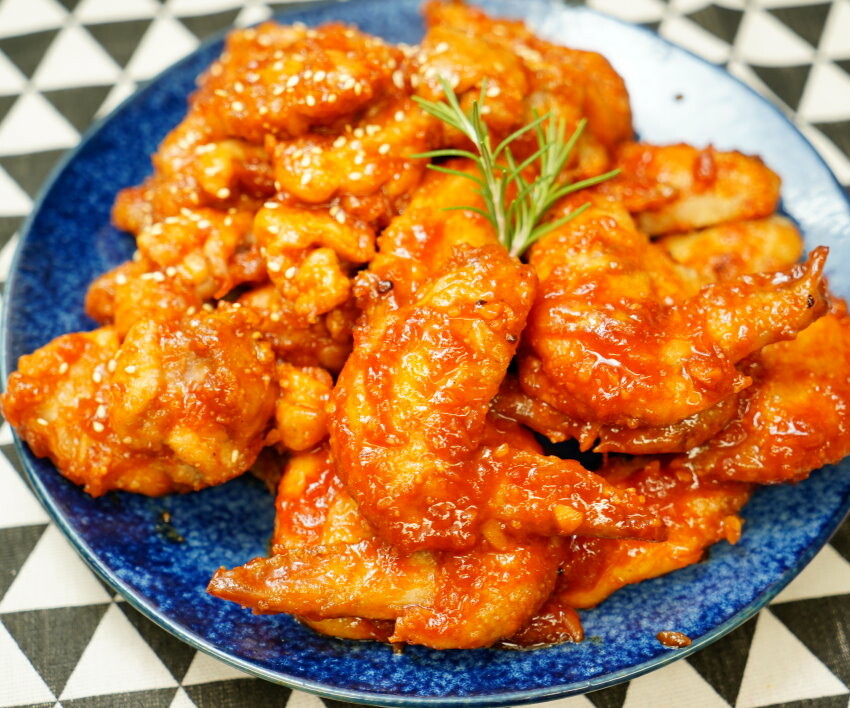 【食譜】韓式炸雞做法．氣炸鍋版快速又方便，在家也能優雅吃炸雞!