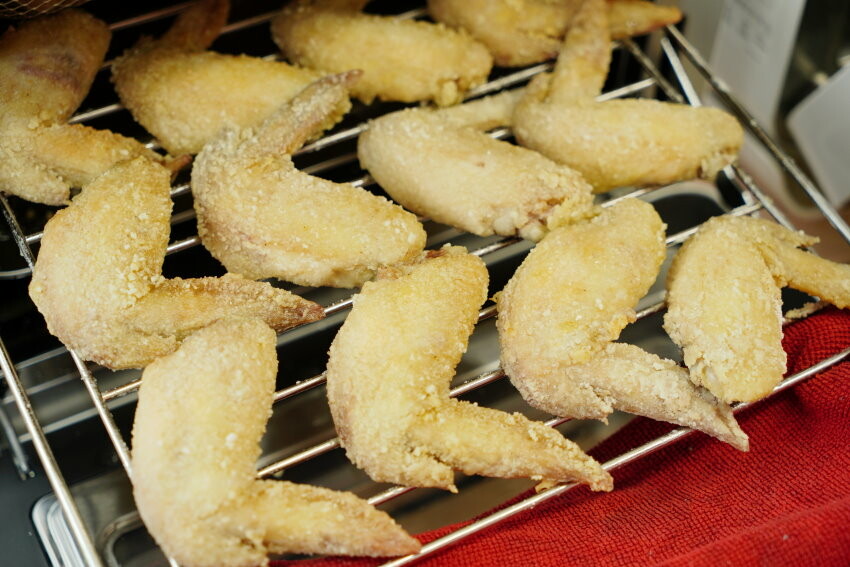 【食譜】韓式炸雞做法．氣炸鍋版快速又方便，在家也能優雅吃炸雞!