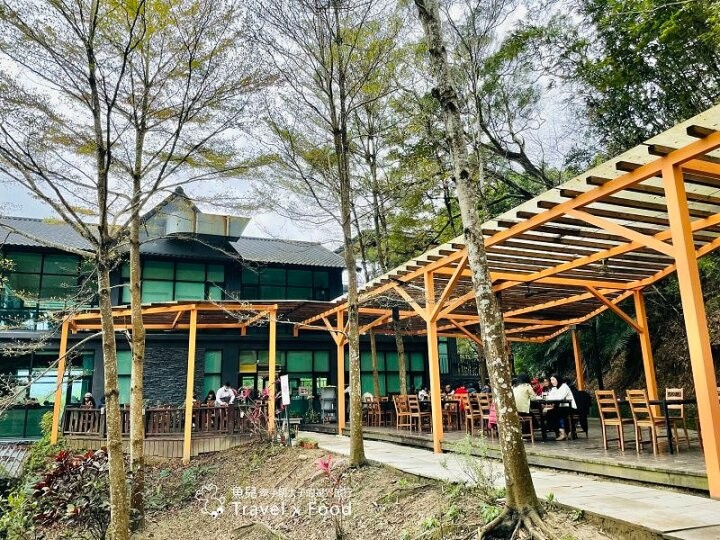 小森之歌|綠草如茵,步道完善,浪漫如同冬季戀歌場景,供應餐點與森林野餐,親子寵物友善適合闔家出遊 @魚兒 x 牽手明太子的「視」界旅行