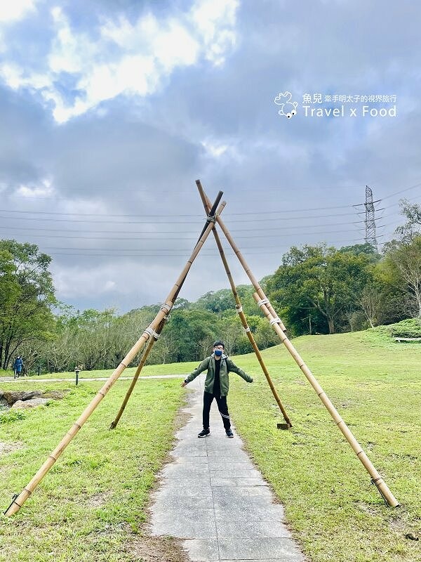 小森之歌|綠草如茵,步道完善,浪漫如同冬季戀歌場景,供應餐點與森林野餐,親子寵物友善適合闔家出遊 @魚兒 x 牽手明太子的「視」界旅行