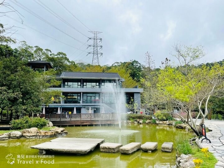 小森之歌|綠草如茵,步道完善,浪漫如同冬季戀歌場景,供應餐點與森林野餐,親子寵物友善適合闔家出遊 @魚兒 x 牽手明太子的「視」界旅行