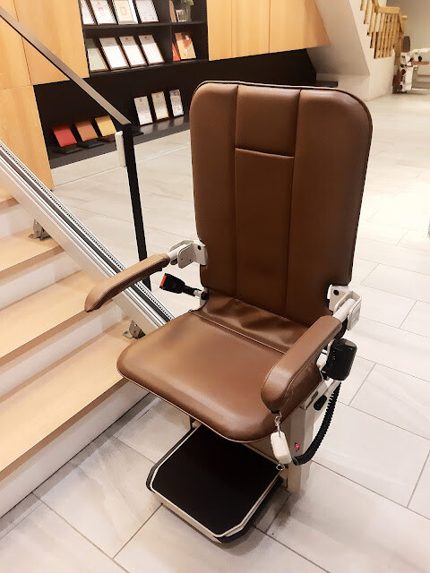 升降椅推薦─羅布森樓梯升降椅，最值得信賴的樓梯升降椅品牌，讓長輩不再對樓梯望之卻步