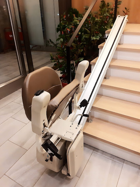 升降椅推薦─羅布森樓梯升降椅，最值得信賴的樓梯升降椅品牌，讓長輩不再對樓梯望之卻步