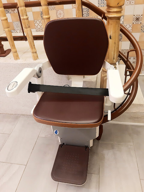升降椅推薦─羅布森樓梯升降椅，最值得信賴的樓梯升降椅品牌，讓長輩不再對樓梯望之卻步