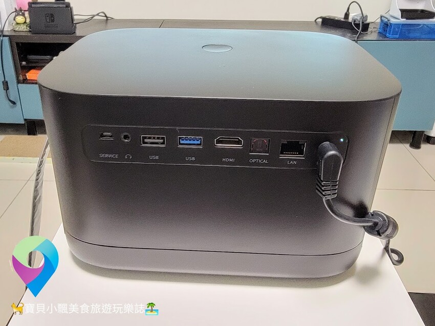 [智慧開箱]漫反射原理避免藍光傷害 入門初階款 帶你進入體驗無框電視新境界 OVO 無框電視 智慧投影機 - 寶貝小飄美食旅遊玩樂誌