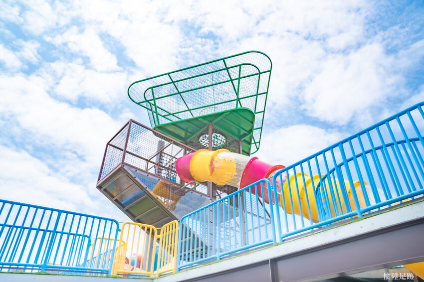 台南特色公園|健康綠洲公園,大船主題超高溜滑梯、雙軌滑索、迷宮、競賽跑道、攀岩,適合野放孩子的台南好玩公園!公61
