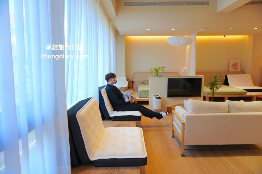 台中床墊推薦【LoveFu台中體驗店】台中南屯costco附近，打造處處好眠的避風港！100%MIT台灣製造：高彈力泡棉床墊、無光薄墊、無光厚墊、獨立筒床墊。 - 承錠旅行日記