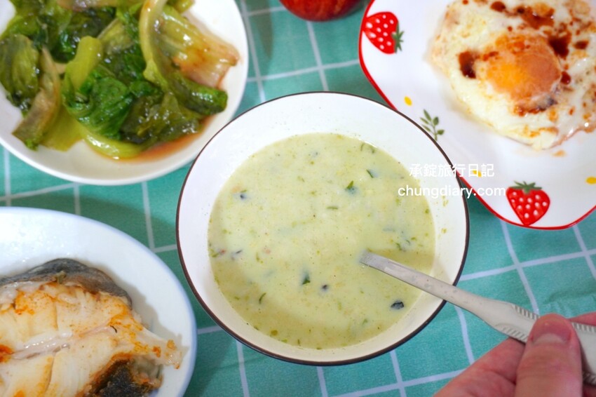 高敏敏營養師親研【百卡餐X百卡粥】MinVita維他營養專科，一包不到100大卡！百卡菇菇多多、百卡蔬菜多多、法式蕈菇濃湯、70%特濃可可。 - 承錠旅行日記