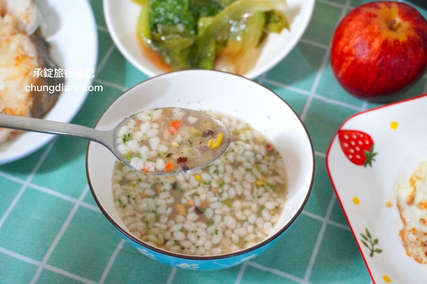 高敏敏營養師親研【百卡餐X百卡粥】MinVita維他營養專科，一包不到100大卡！百卡菇菇多多、百卡蔬菜多多、法式蕈菇濃湯、70%特濃可可。 - 承錠旅行日記