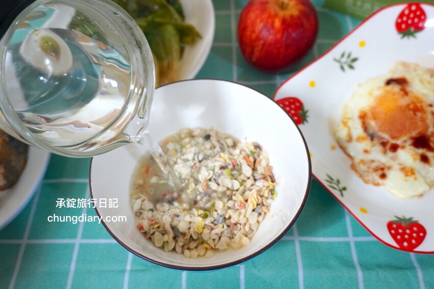 高敏敏營養師親研【百卡餐X百卡粥】MinVita維他營養專科，一包不到100大卡！百卡菇菇多多、百卡蔬菜多多、法式蕈菇濃湯、70%特濃可可。 - 承錠旅行日記