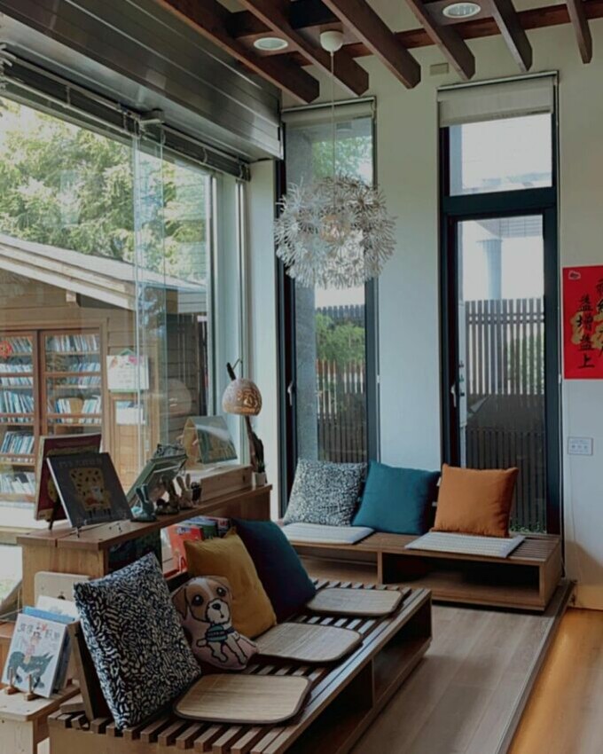 烏日景點羅布森書蟲房