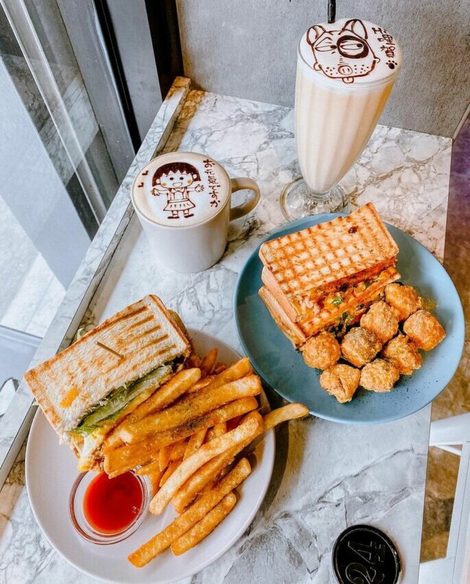 林美石磐步道 | 礁溪美食 | 初 firstday food 早午餐 | 這間礁溪的早午餐店,這裡採用宜蘭特產三星蔥、鴨賞、吻仔魚等創意食材入菜,親民的價格就能品嘗到在地特色餐點