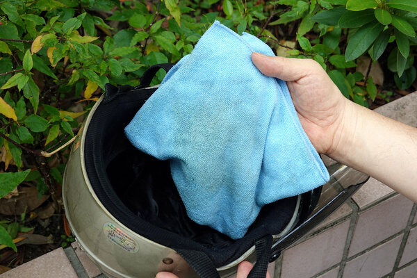 安全帽清潔保養DIY-SOFT99安全帽護目鏡鍍膜劑、新布面乾洗劑 (35).jpg