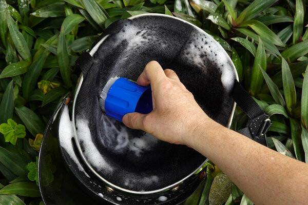 安全帽清潔保養DIY-SOFT99安全帽護目鏡鍍膜劑、新布面乾洗劑 (31).jpg