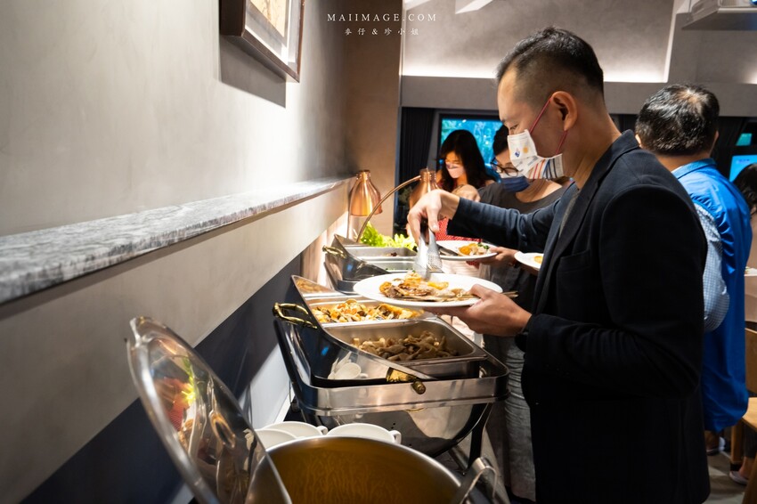 外燴料理推薦|拾趣外燴餐飲~客製化外燴宴席料理豪華饗宴高貴不貴,新型態的聚餐選擇、專業歐式外燴、戶外