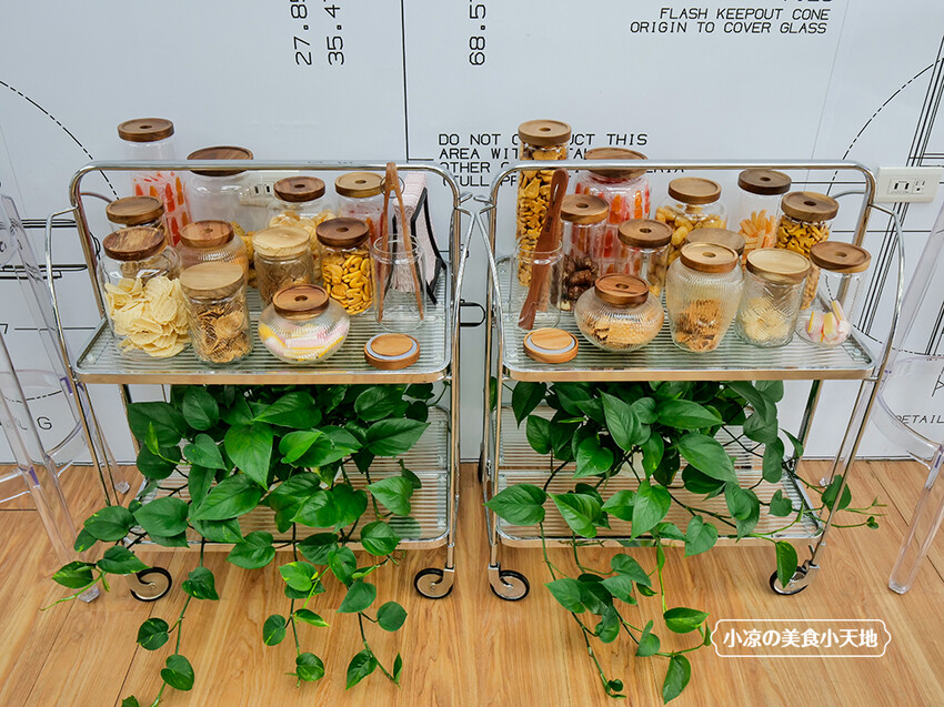 台中iPhone快速維修推薦 | APicu蘋果數位深切治療部，檢查維修透明公開化，Apple系列免費檢測，還附免費零食，邊吃邊等不無聊。