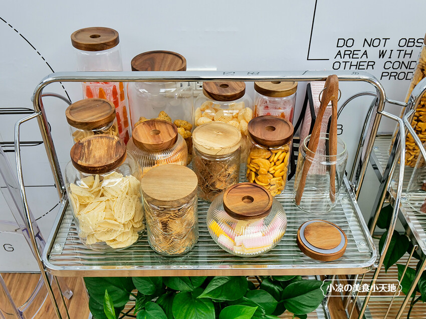 台中iPhone快速維修推薦 | APicu蘋果數位深切治療部，檢查維修透明公開化，Apple系列免費檢測，還附免費零食，邊吃邊等不無聊。