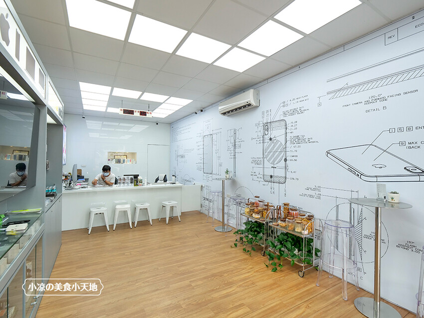 台中iPhone快速維修推薦 | APicu蘋果數位深切治療部，檢查維修透明公開化，Apple系列免費檢測，還附免費零食，邊吃邊等不無聊。