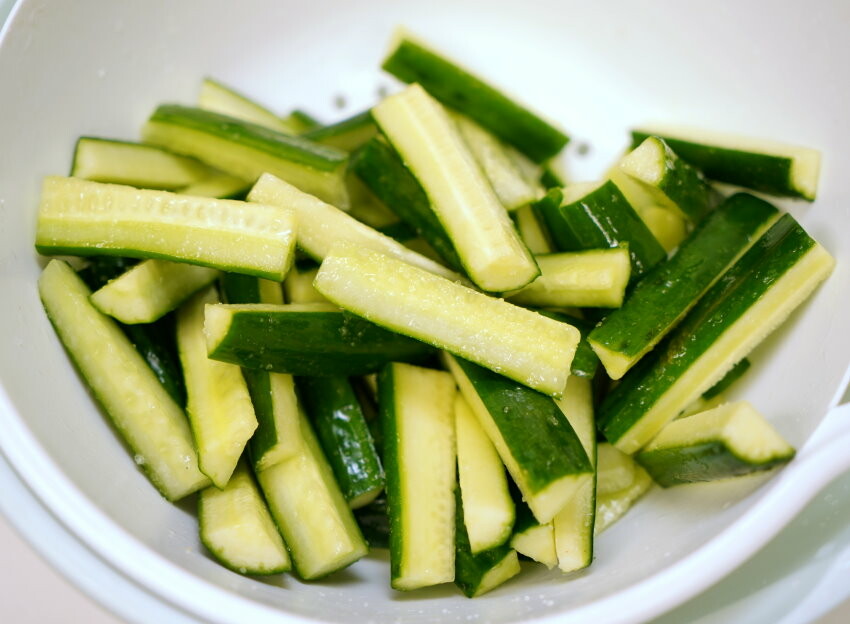 【食譜】韓式涼拌小黃瓜.簡單升級的夏日美味,開胃又涮嘴!