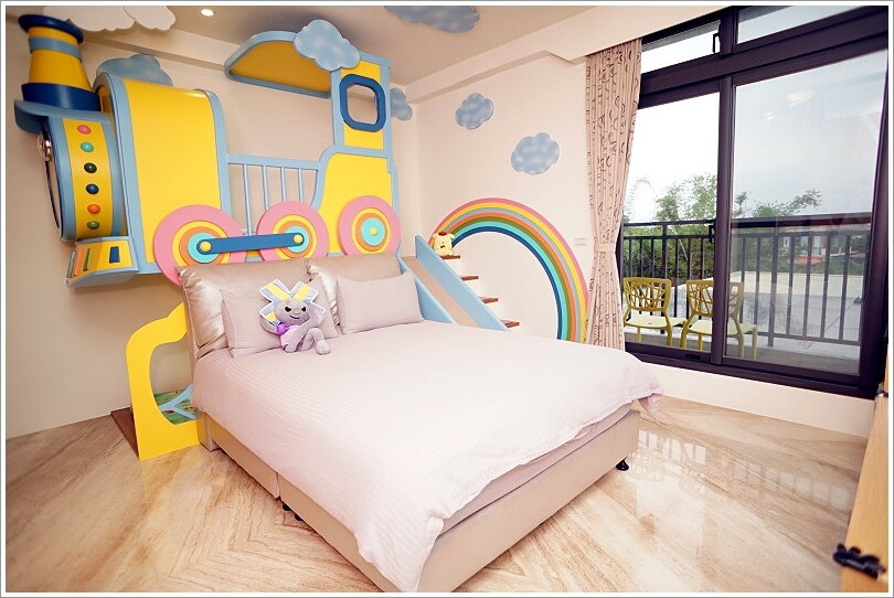 【宜蘭民宿】麗筑藝術親子民宿‧溜滑梯主題房、超大遊戲室、電動車!地點好、景觀佳的貼心民宿!