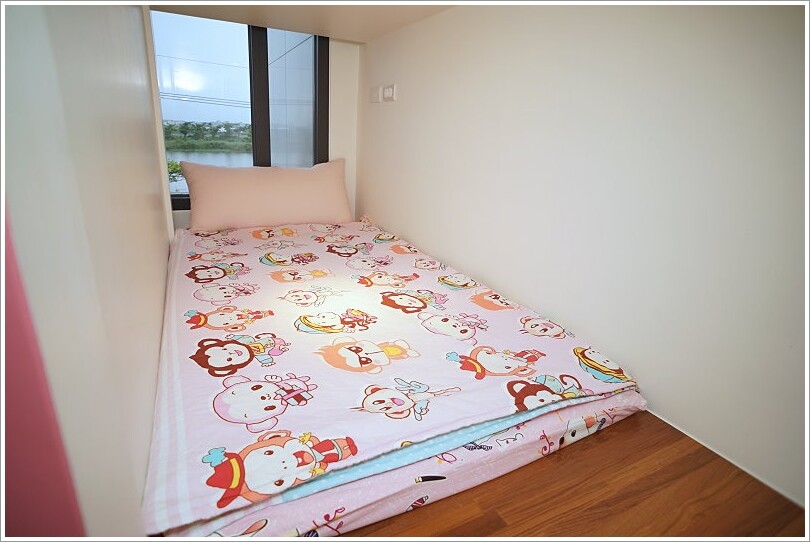 【宜蘭民宿】麗筑藝術親子民宿‧溜滑梯主題房、超大遊戲室、電動車!地點好、景觀佳的貼心民宿!