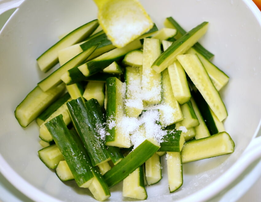 【食譜】韓式涼拌小黃瓜.簡單升級的夏日美味,開胃又涮嘴!