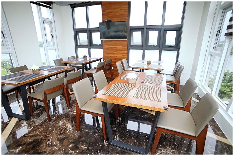 【宜蘭民宿】麗筑藝術親子民宿‧溜滑梯主題房、超大遊戲室、電動車!地點好、景觀佳的貼心民宿!