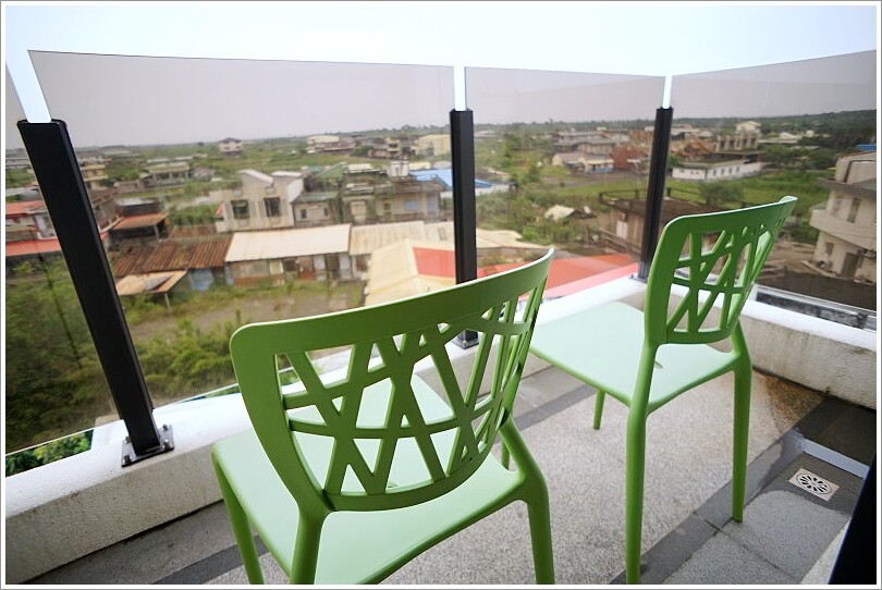 【宜蘭民宿】麗筑藝術親子民宿‧溜滑梯主題房、超大遊戲室、電動車!地點好、景觀佳的貼心民宿!