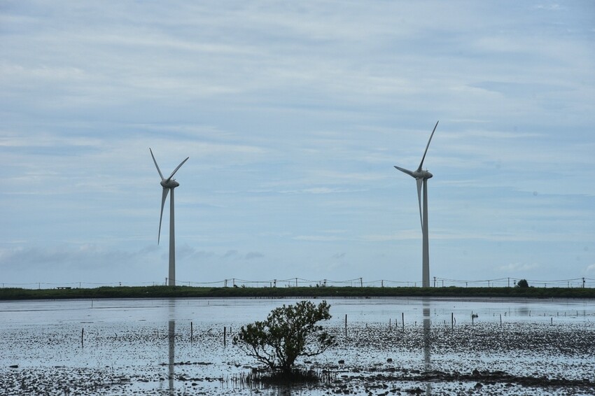 彰化芳苑鄉|海天一色夕照絕美秘境 芳苑濕地紅樹林 海空步道 海牛採蚵文化 彰化必遊景點推薦|西莉亞玩樂人生 0001-10.jpeg