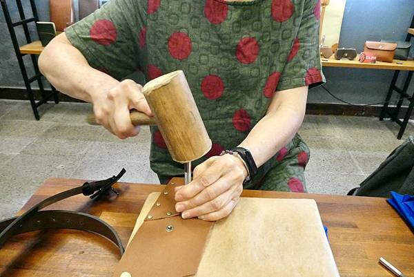DOZI皮革手作-量身打造設計師皮帶與皮革手作DIY