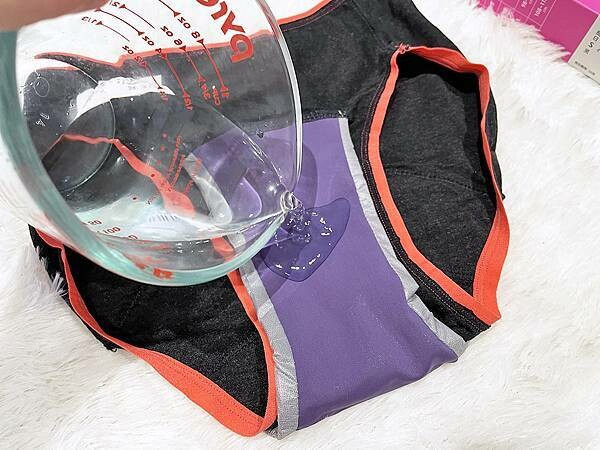 環保經期用品 簡約款月亮褲開箱│三片日用衛生棉吸收力，直接吸收經血的內褲│輕薄舒爽、吸濕排汗的吸血內褲品牌│望月女子谷慕慕