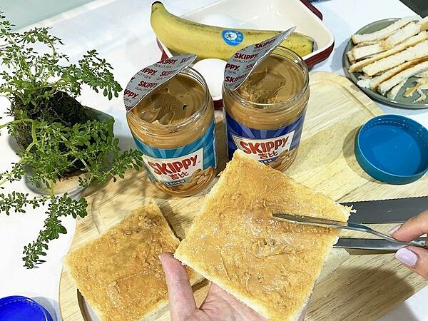 宅配美食開箱%26;食譜分享│花生香蕉法式吐司捲:吉比花生醬,早餐、下午茶美食神隊友,每一口都是濃郁的童年經典味道|吉比顆粒花生醬、吉比柔滑花生醬|不含固醇、低飽和脂肪、高飽足 宅配美食開箱%26;食譜分享│花生香蕉法式吐司捲:吉比花生醬,早餐、下午茶美食神隊友,每一口都是濃郁的童年經典味道|吉比顆粒花生醬、吉比柔滑花生醬|不含固醇、低飽和脂肪、高飽足