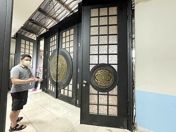 桃園氣密窗推薦｜家的安全守衛，鋁門窗防盜門第一品牌：金美滿氣密窗工廠走訪，台灣師傅手工製造，10年品質保證｜景觀窗、隔音門、防火門、防爆門