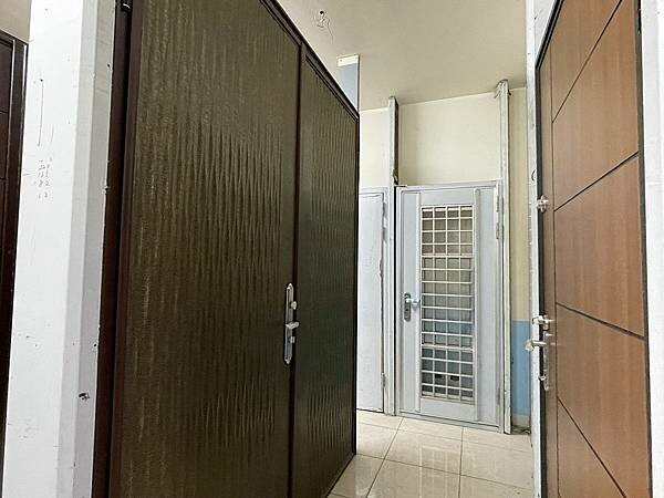 桃園氣密窗推薦｜家的安全守衛，鋁門窗防盜門第一品牌：金美滿氣密窗工廠走訪，台灣師傅手工製造，10年品質保證｜景觀窗、隔音門、防火門、防爆門