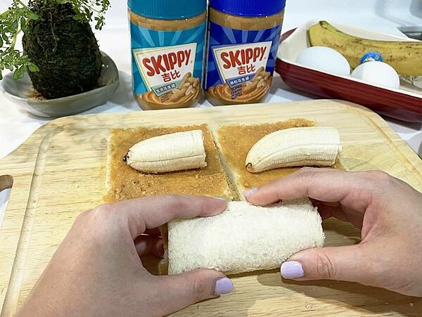 宅配美食開箱%26;食譜分享│花生香蕉法式吐司捲:吉比花生醬,早餐、下午茶美食神隊友,每一口都是濃郁的童年經典味道|吉比顆粒花生醬、吉比柔滑花生醬|不含固醇、低飽和脂肪、高飽足 宅配美食開箱%26;食譜分享│花生香蕉法式吐司捲:吉比花生醬,早餐、下午茶美食神隊友,每一口都是濃郁的童年經典味道|吉比顆粒花生醬、吉比柔滑花生醬|不含固醇、低飽和脂肪、高飽足