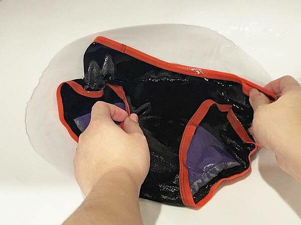 環保經期用品 簡約款月亮褲開箱│三片日用衛生棉吸收力，直接吸收經血的內褲│輕薄舒爽、吸濕排汗的吸血內褲品牌│望月女子谷慕慕