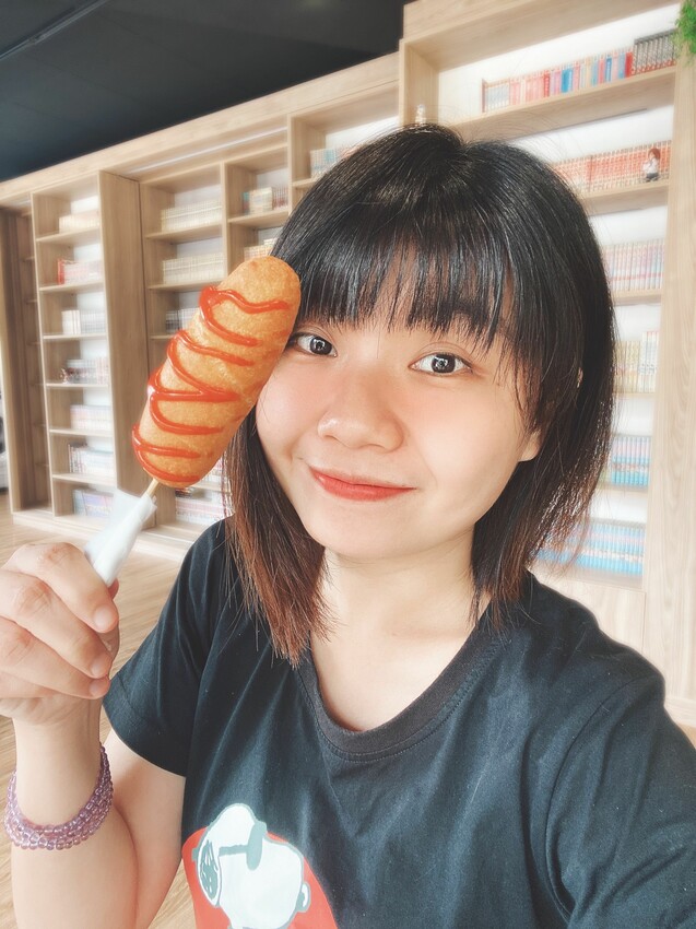 [台中中區] 快樂鳥窩漫旅空間｜看漫畫、追劇休閒好去處｜獨立式套間設計｜多款動漫主題可選｜背包客短期住宿｜飲料無限暢飲｜內附價目表 - 萍姐愛分享