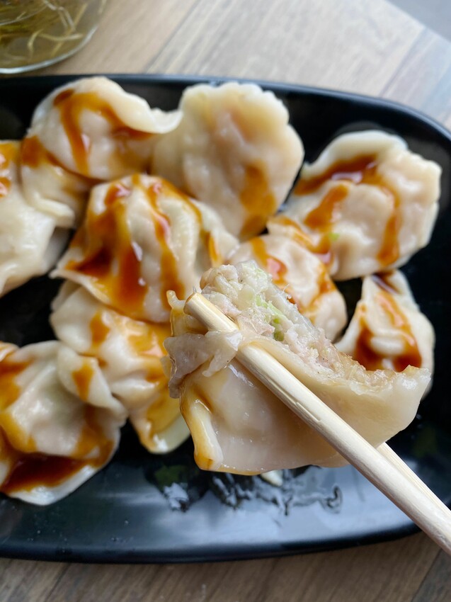 [台中中區] 快樂鳥窩漫旅空間｜看漫畫、追劇休閒好去處｜獨立式套間設計｜多款動漫主題可選｜背包客短期住宿｜飲料無限暢飲｜內附價目表 - 萍姐愛分享