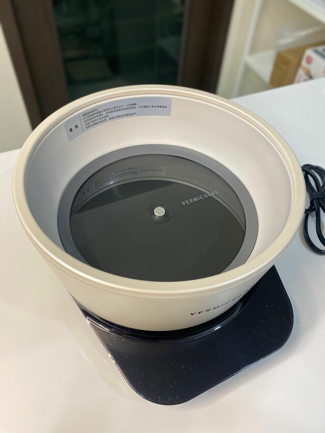 [限時開團]Vermicular日本IH琺瑯電子鑄鐵鍋｜100%日本職人工藝｜保留食物原本風味｜智能溫控煮菜免顧鍋 - 萍姐愛分享