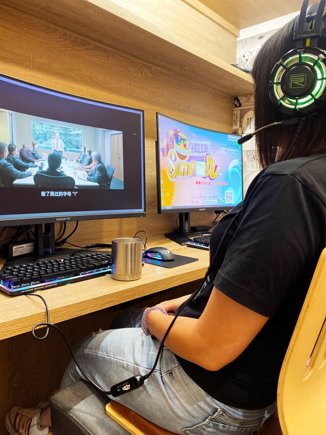 [台中中區] 快樂鳥窩漫旅空間｜看漫畫、追劇休閒好去處｜獨立式套間設計｜多款動漫主題可選｜背包客短期住宿｜飲料無限暢飲｜內附價目表 - 萍姐愛分享