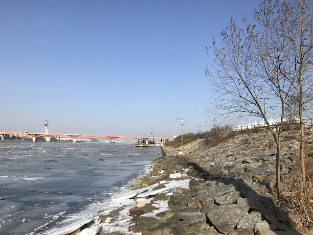 韓國首爾行-漢江公園(望遠段)、首爾艦公園及冰封的漢江