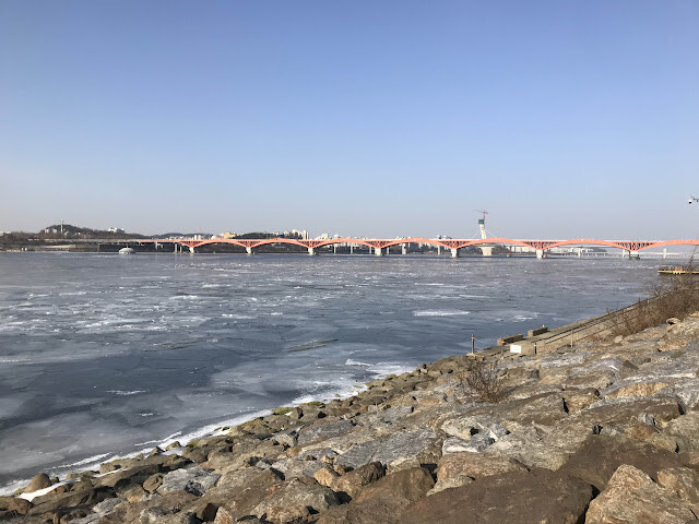 韓國首爾行-漢江公園(望遠段)、首爾艦公園及冰封的漢江