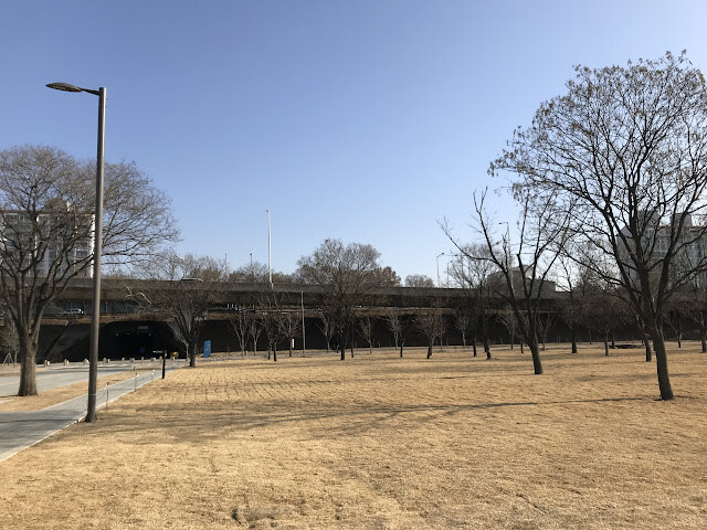 韓國首爾行-漢江公園(望遠段)、首爾艦公園及冰封的漢江
