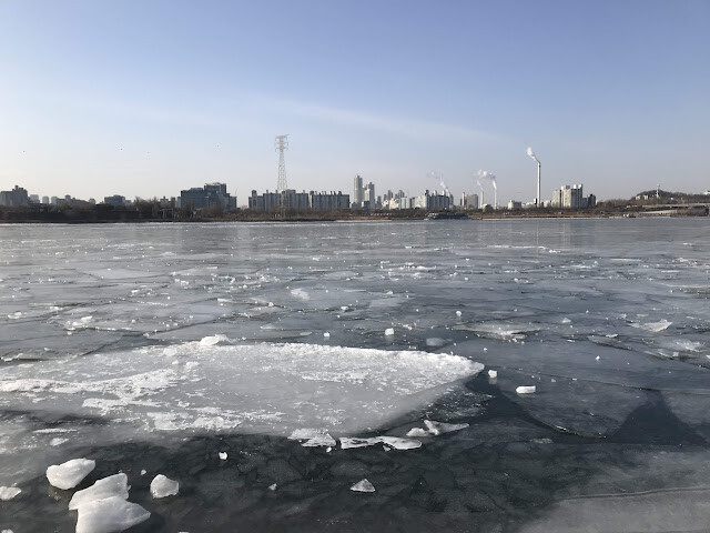 韓國首爾行-漢江公園(望遠段)、首爾艦公園及冰封的漢江
