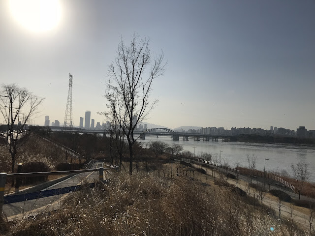 韓國首爾行-漢江公園(望遠段)、首爾艦公園及冰封的漢江