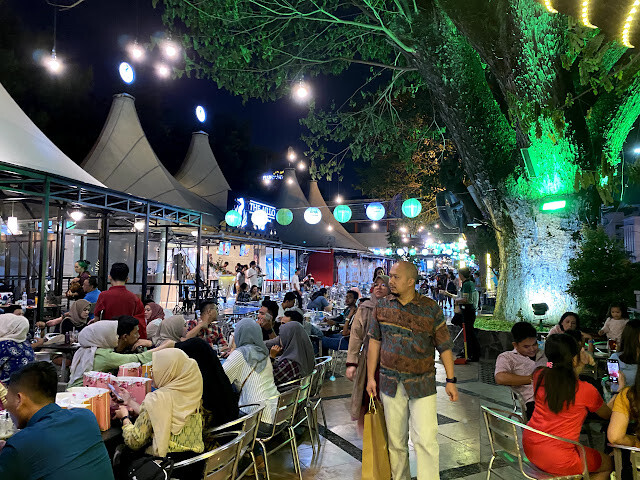 印尼棉蘭遊- Merdeka Walk(Lapangan Merdeka)，棉蘭夜生活的熱點