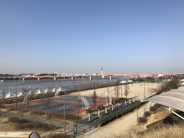 韓國首爾行-漢江公園(望遠段)、首爾艦公園及冰封的漢江